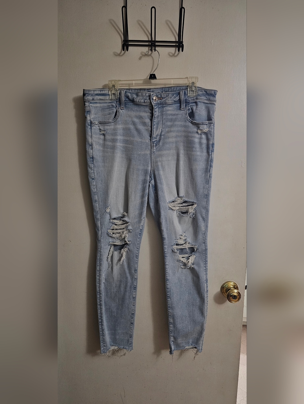 American Eagle Outfitters Light Wash Distressed Jeggings